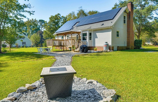 15 Mi to Raleigh: Pet-Friendly Home w/ Fire Pit!
