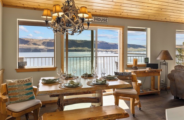 Columbia River Waterfront Home, 15 Minutes à Gorge Amphitheater, Cave B Winery