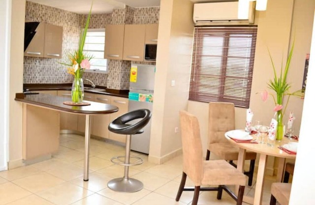 15 Minutes from Kwame Nkrumah Memorial Park 2BDR apartment/2.5 Bathrooms