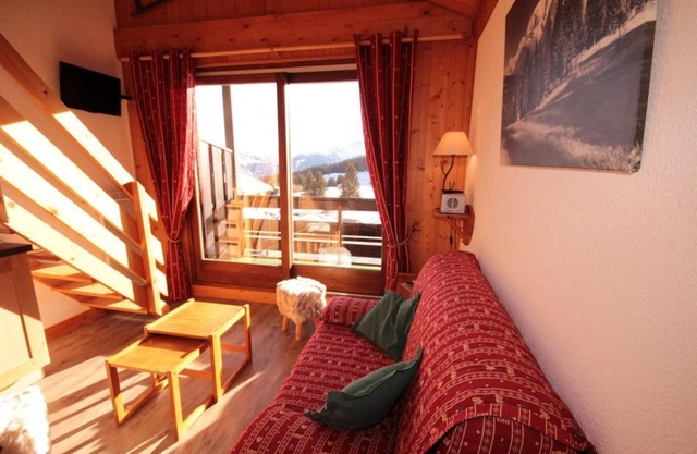 150m from shops, 2nd floor, view open, balcony, tv, ski locker, 40m², Les Saisies