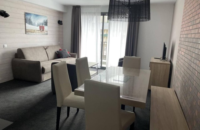 80m du centre station, vue pistes de ski, piscine, balcon, télévision, casier à ski, 52m², Gourette