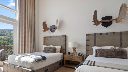 1535A Guest Room STARR By Stowe Mountain Rentals