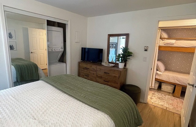 #157 Condo near large pool & shuttle to Gorge Amp-book separately