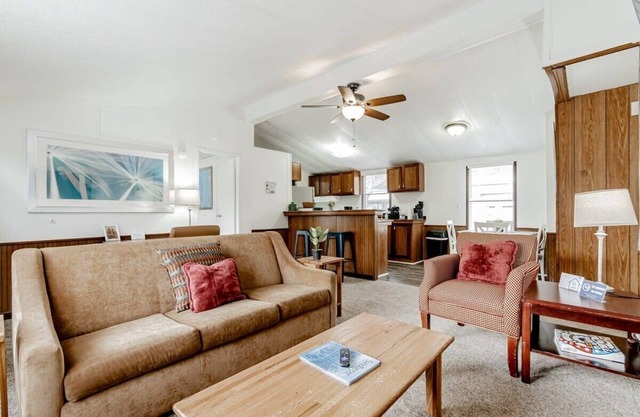 15mins to Downtown- Adorable on Taylor, Both Units
