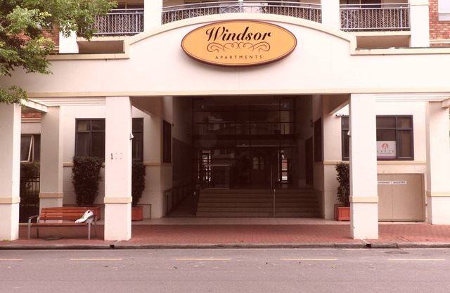 16 on Eden. Cosy 2 Bedroom apartment, Central CBD location. Long stays welcome.