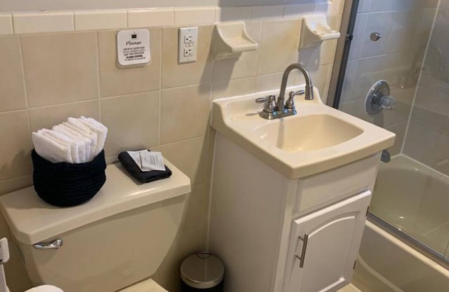 1631 2H · Adorable 2 lits Apt / 20min à NYC-Parking Dispo.