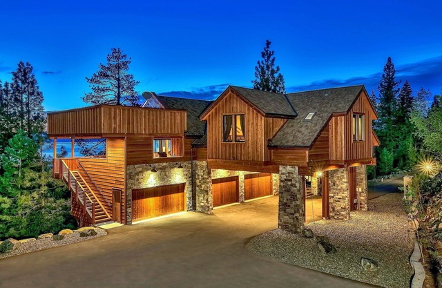 17 chambres / 18 salles de bain, Epic Mega Mansion 17 000 pieds carrés avec piscine intérieure, Ski in Ski out
