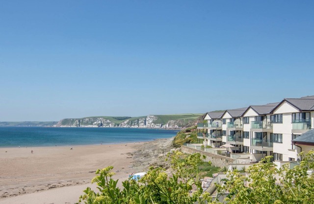 17 BURGH ISLAND CAUSEWAY, family friendly in Bigbury-On-Sea