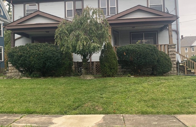 3-bedroom townhome in lovely Niles with WiFi, AC. Near Eastwood Mall and Avalon.