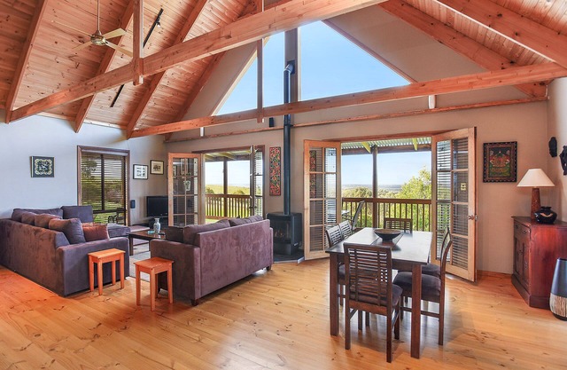 17 Nash Court - Immerse Yourself in Nature