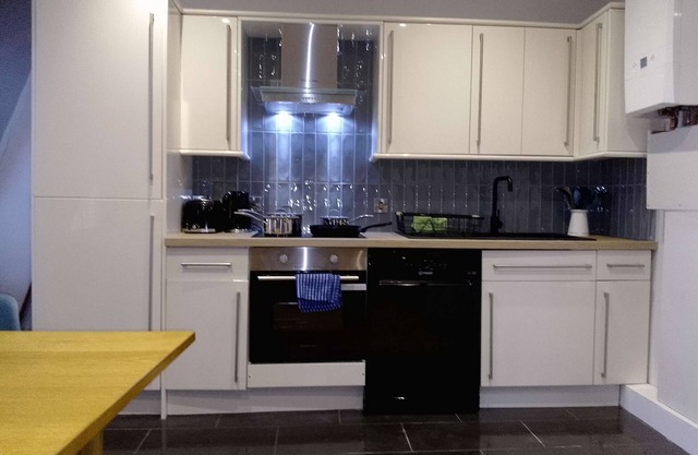 17 South Street Top Flat