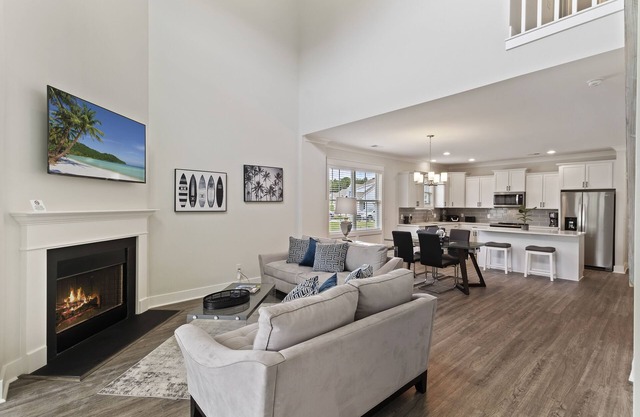 #17 Unsurpassed Villa Golf View/Fireplace/Garage, 1/4mi to secluded beach
