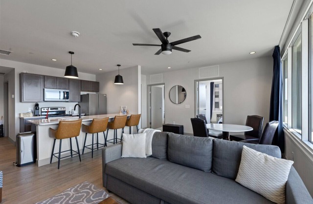 175 LEX - Spacious Two Bedroom Downtown Lexington
