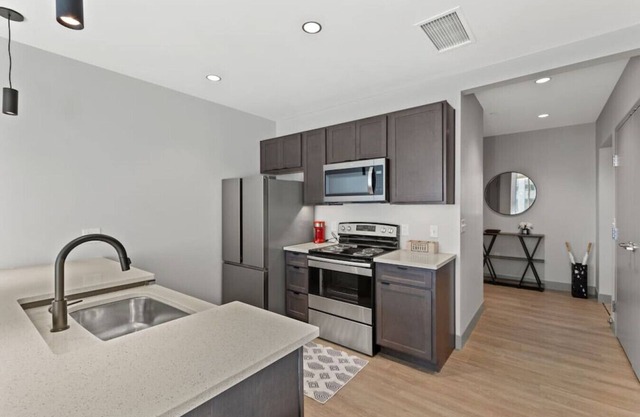 175 LEX - Walkable Downtown Lexington Condo