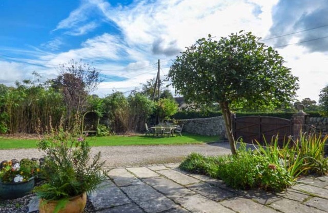 Conversion d'une grange en pierre du XVIIe siècle dans un village - Bord ouest du Peak District