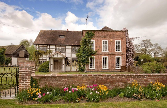 Stunning 17th Century Manor House in beautiful Herefordshore village.