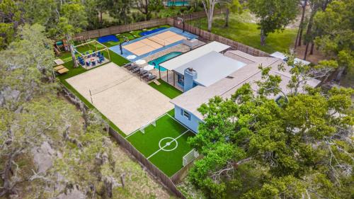 18 Guests Pool Pickleball Volleyball