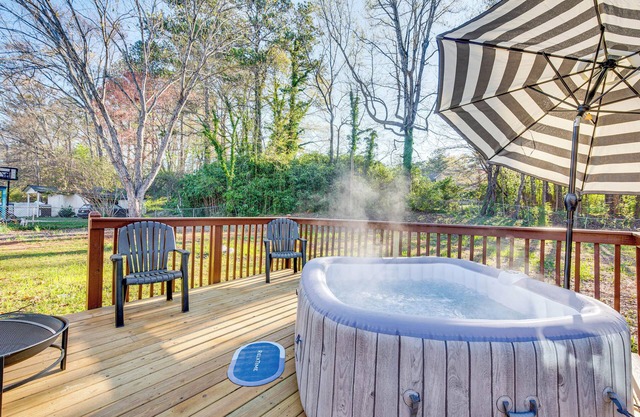 18 Mi to Downtown Atlanta: Quiet Home w/ Fire Pit