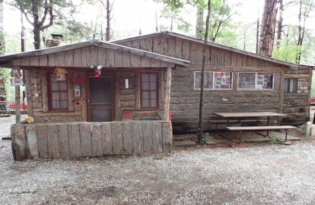 #18 Ponderosa Cabins 104 N Laurel cabin 18