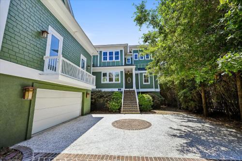 18 Sand Dollar Road- Oceanfront, Large Private Pool, Hot Tub Free Activities Included