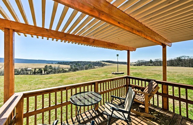 ‘The Lodge’ Klingerstown Home sur 180 Acre Farm!