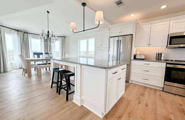 180° Ocean and Nature Views, Private Pool, 50 steps to Beach, Renovated