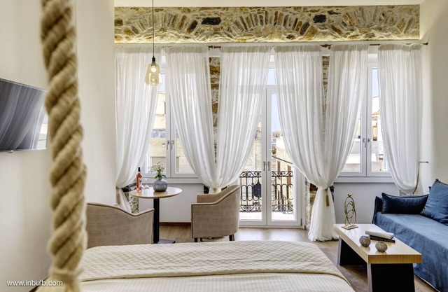 1844 Suites Syros
