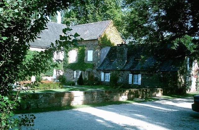 Moulin du 18ème prestations et décoration soignées en bords de riviere