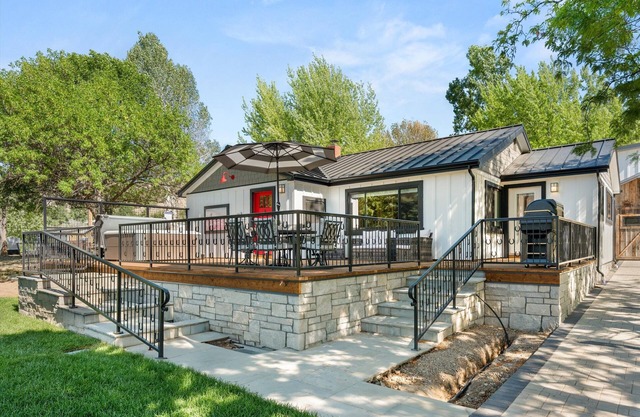 1900's Farmhouse