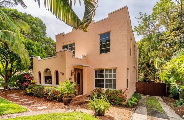 1925 Spanish Historic Gem! Location! Near downtown, Northwood Village and beach