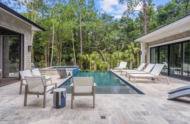 194 Ballybunion: Newly Built 6BR Home, Private Pool, Short Walk to Beach