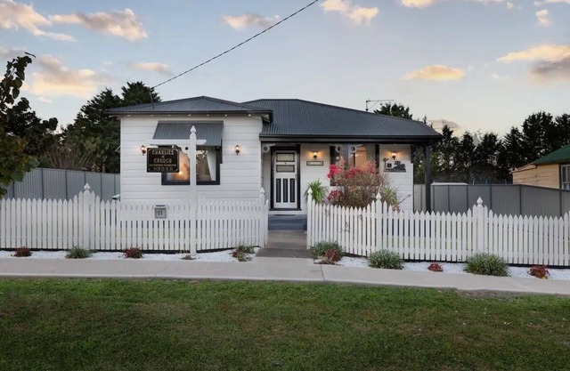 1940"s Renovated Cottage In Beautiful Historic Taralga.