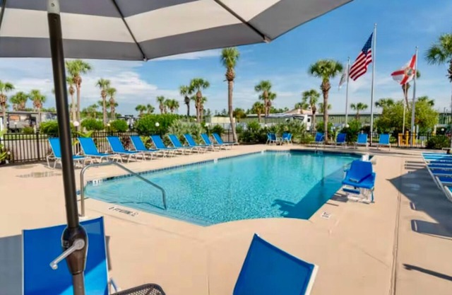 1957 Allison Ave - Unit 165 Pet Friendly 1bed/1bath sleeps 4 in phenomenal PCB