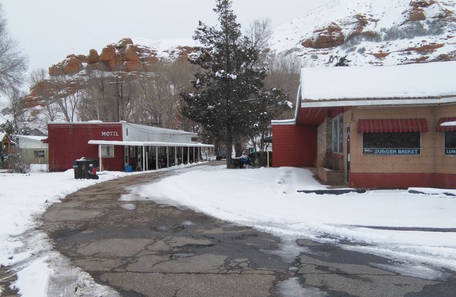 1960 motel en bordure de route dans le pays de montagne, Summit County, Utah près de Park City