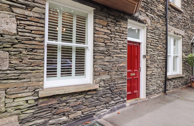 1A BISKEY HOWE, romantic in Bowness-On-Windermere