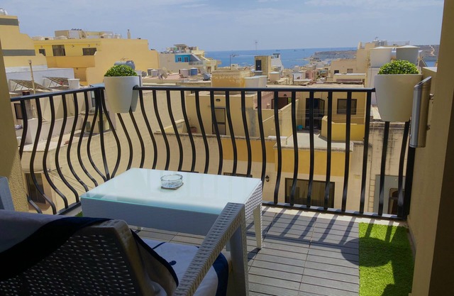 1a. Appartement 2 chambres avec vue sur la mer près de la plage!