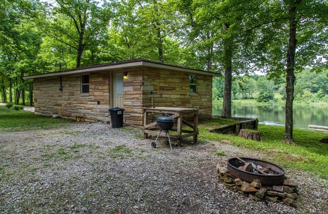 Lakeside Vacation Cottage