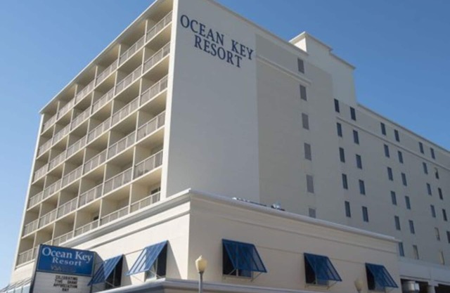 1BR 1BA sleeps four on Atlantic Ave near Rudee Inlet