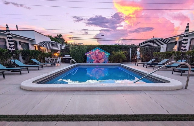 1BR Beach Walk With Pool 201 | Sleeps up to 4