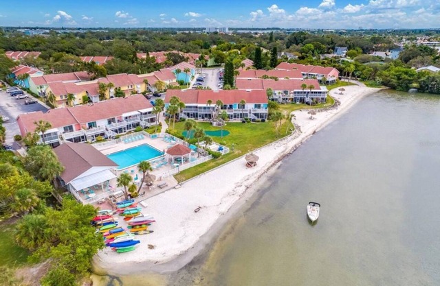 1BR Beachfront Condo w/ Water View in St. Pete, FL
