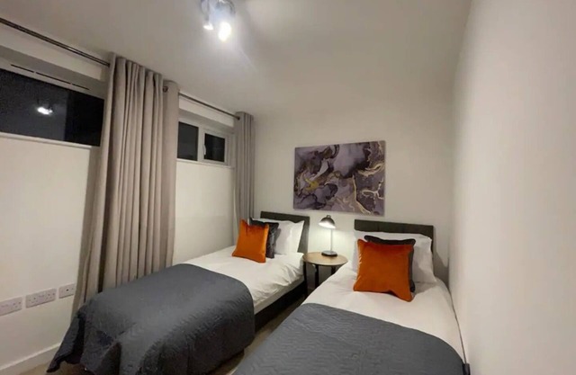 1BR Flat in the Heart of Central Woking - Unit 8