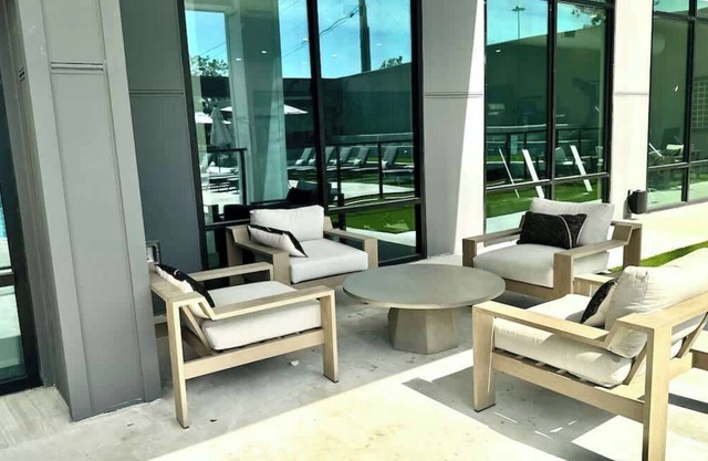 1BR Getaway Pool Gym