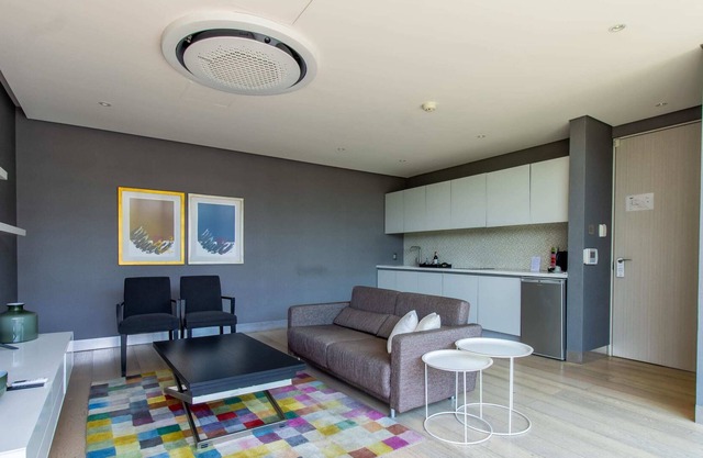 1BR Master Suite Summ