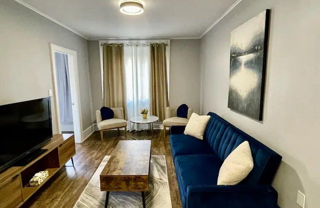 1BR Next to Hospital & Uptown