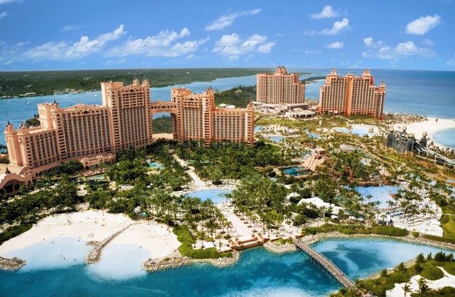 1BR Oceanfront Topaz Suite – The Reef Atlantis, Full Kitchen & Balcony Sleeps 5
