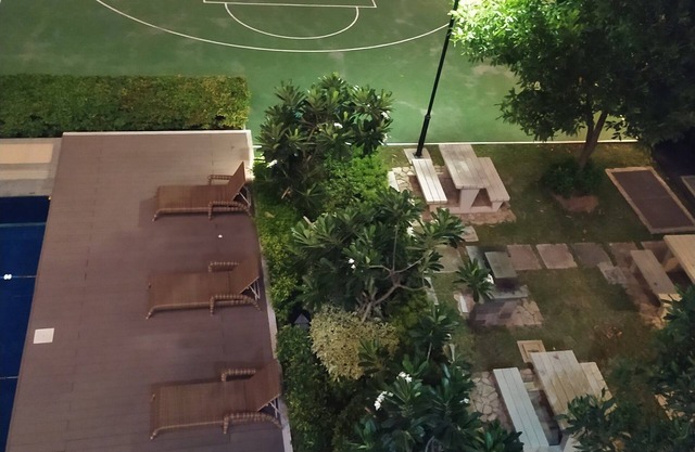 1BR Queen Sized w/ Olympic Sized Pool and Exclusive Cafe Near Casinos & NAIA T3