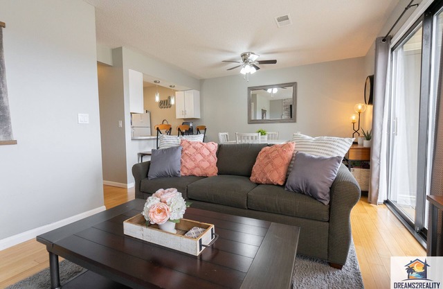 1-BD WALK-IN!~Near Clubhouse and Pool 🏊 Fishing🎣 Golf ⛳(PR42-16)