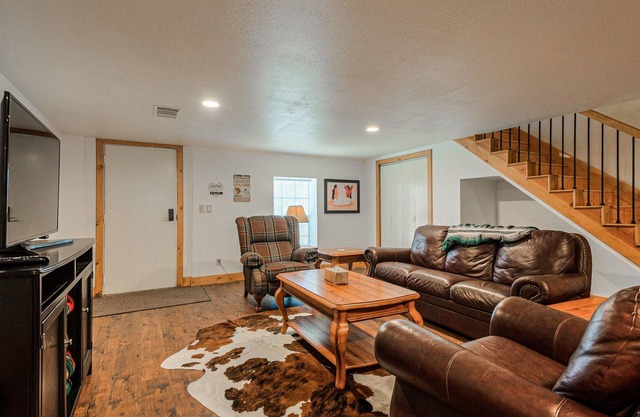 "The Loft at Lazie Lane" - Near Buncombe Creek Marina.