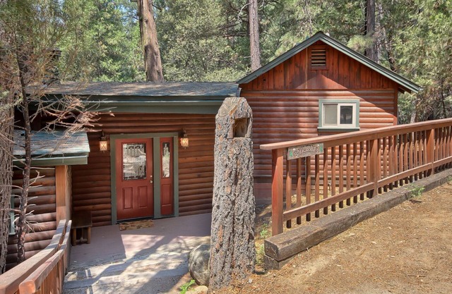 1L The Tree House à l'intérieur du parc national de Yosemite