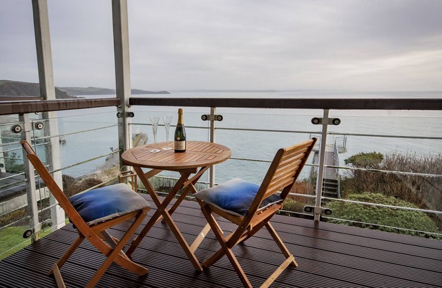 Appartement 1er étage avec des vues sur la mer exceptionnelle avec accès à la plate-forme